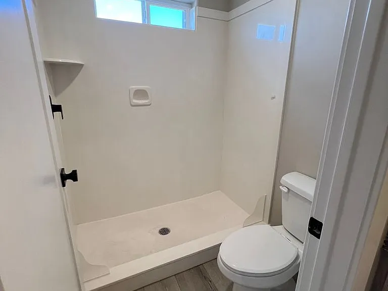 2656 N Clark Pkwy — Photo 14