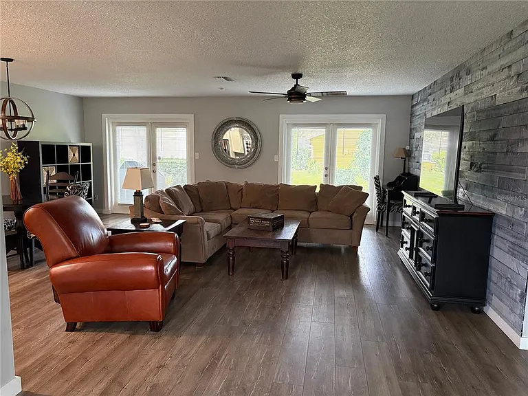 10010 Gannon Ln — Photo 22