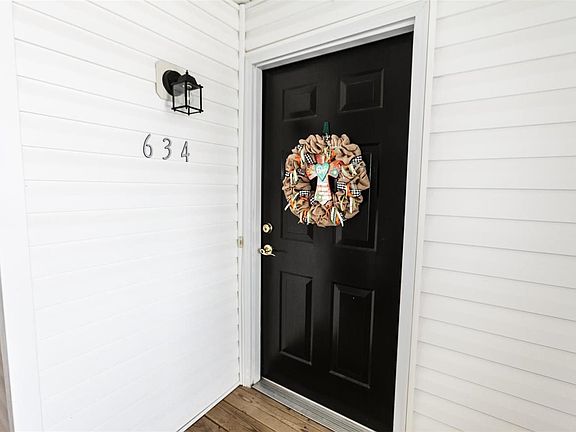 Covered entry to front door.