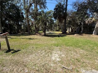 35 64th St, Yankeetown, FL 34498