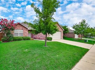 2031 Club Oak Dr, Heartland, TX 75126