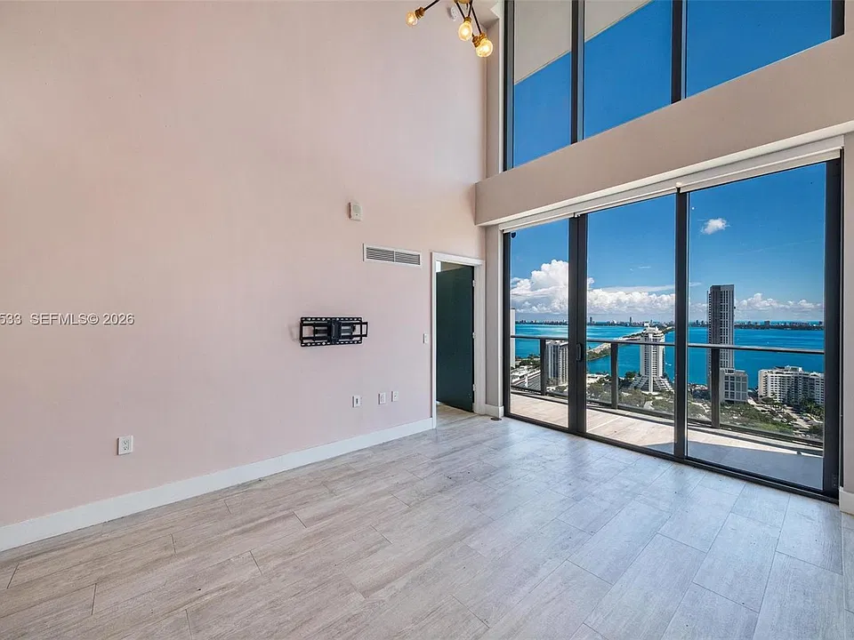 121 34th St #Penthouse 7