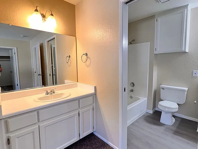 8111 Laborough Dr — Photo 16