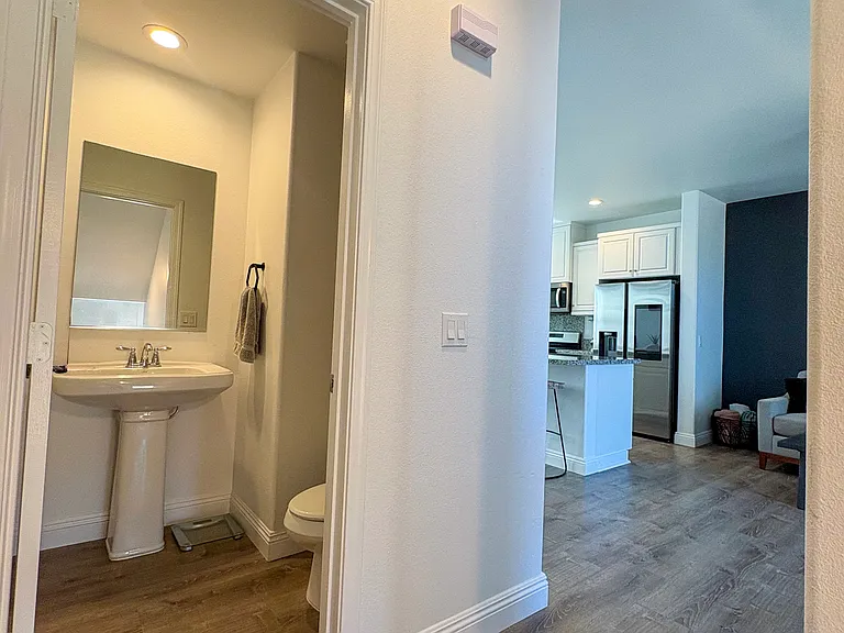 Finch Ln — Photo 9