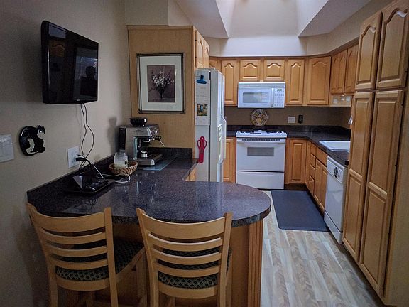 5th image of 2960 Sheffield Ct