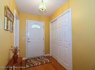 6 Skylark Ln, Lakewood, NJ 08701