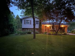 8736 Douglas Rd, Temperance, MI 48182
