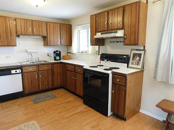 4th image of 6664 Furth Dr
