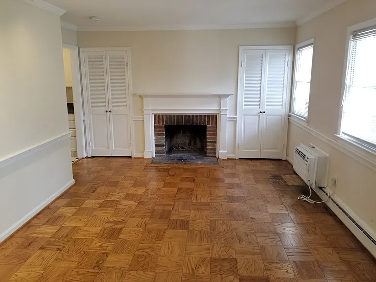 321 Wilkes St — Photo 4