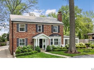 46 Enfield Rd, Saint Louis, MO 63132