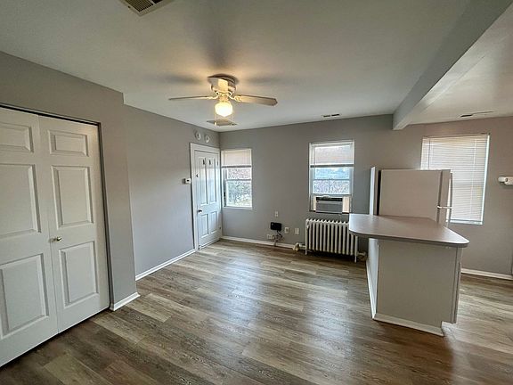 3rd image of 2910 Scherer Ave APT C