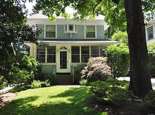 110 N Bompart Ave, Saint Louis, MO 63119