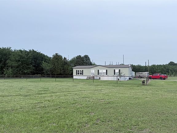 4th image of 190 Railroad Dr