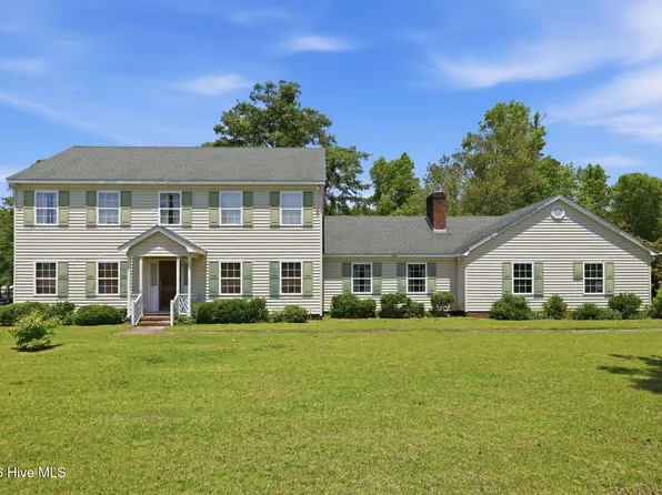 2604 One Iron Street, Morehead City, NC 28557