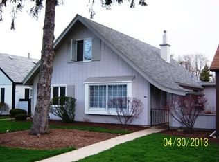 5 Garden Dr, Montgomery, IL