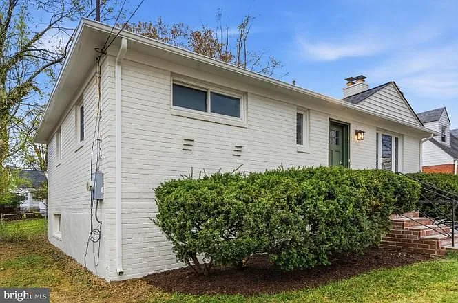 3608 Janet Rd — Photo 3