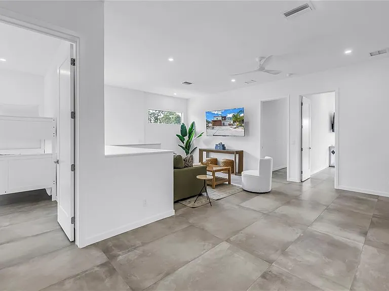 2314 Floyd St — Photo 37