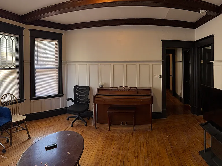 416 Hudson Ave — Photo 8