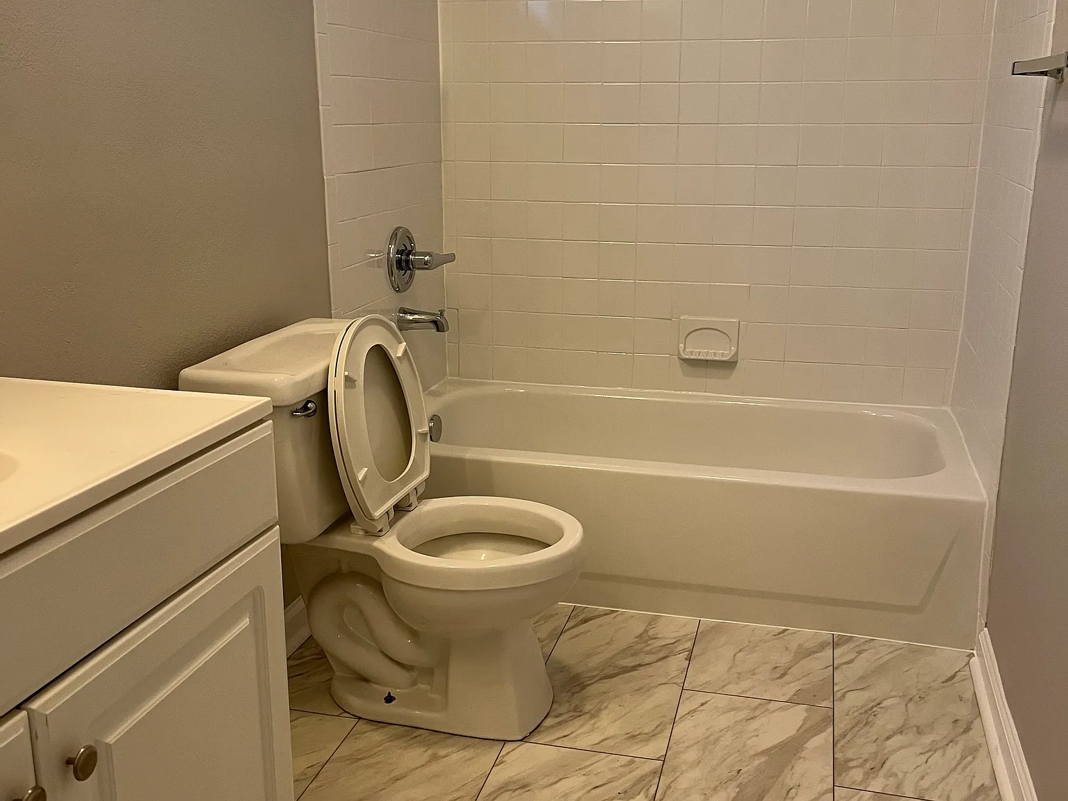2 bed, 1.5 bath, $1,300 — Photo 4