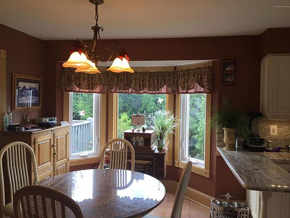 4th image of 16 Trimbleford Ln