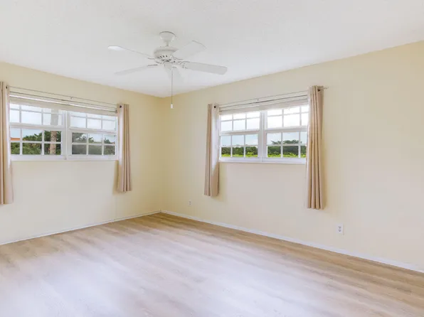 125 Lake Anne Drive #125, West Palm Beach, FL 33411