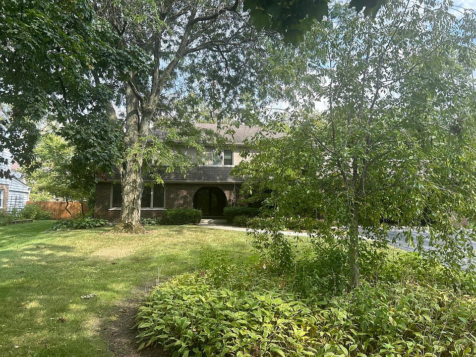 1st image of 1121 Brassie Ave