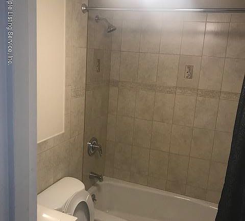 5th image of 1000 Targee St APT 3E