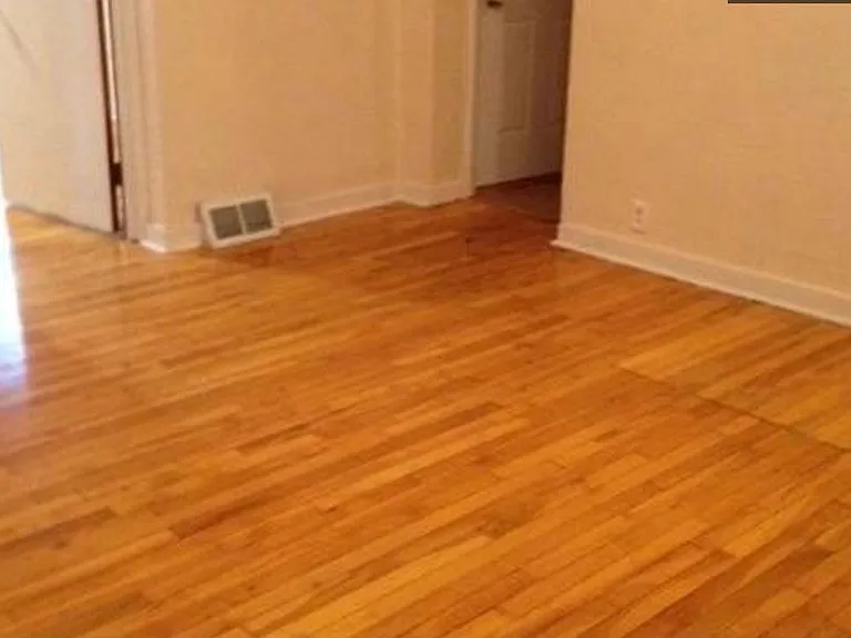 Cromwell Ave — Photo 9