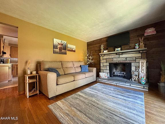 5th image of 508 Rose Ct