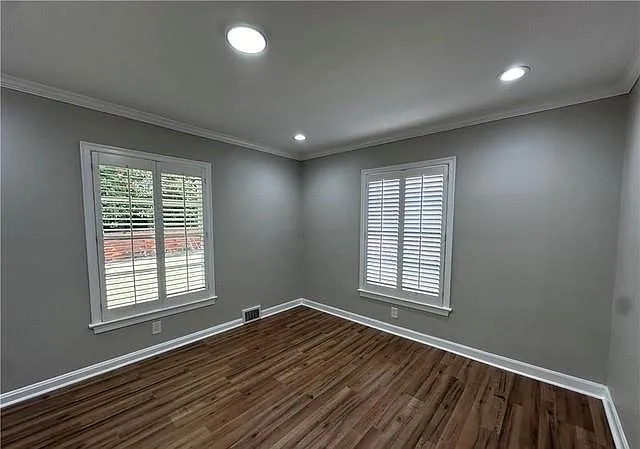 302 Old Ivy Rd NE — Photo 16