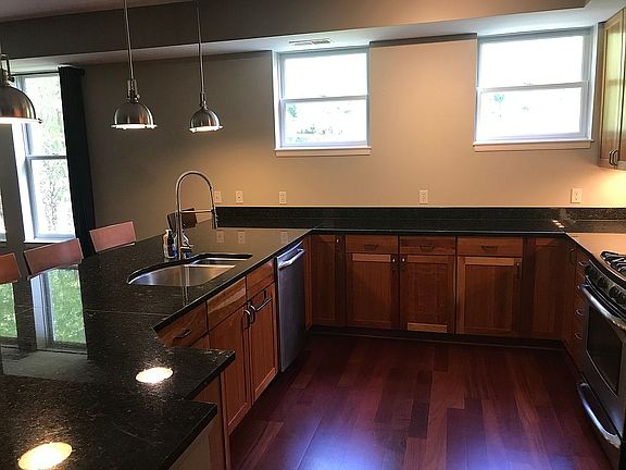 3rd image of 650 Main St N APT 205
