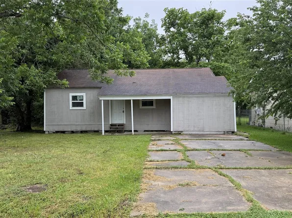 3511 23rd St, Port Arthur, TX 77642