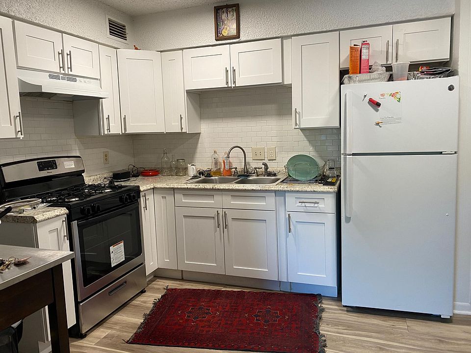 Remodeled kitchen, brand new stove