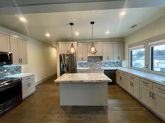 2nd image of 2109 J St #301