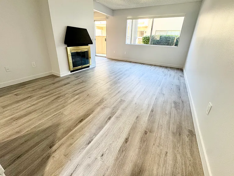 Monterey Apartments — Photo 10