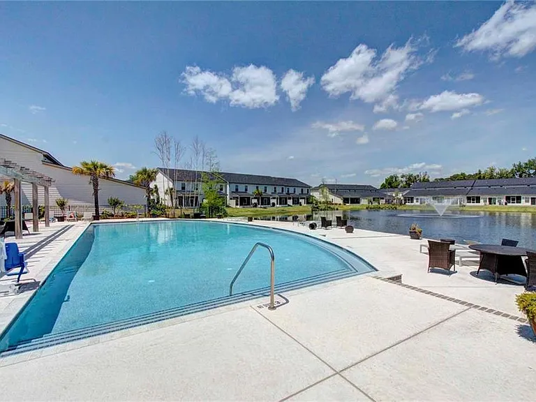 801 Mariners Cir — Photo 35