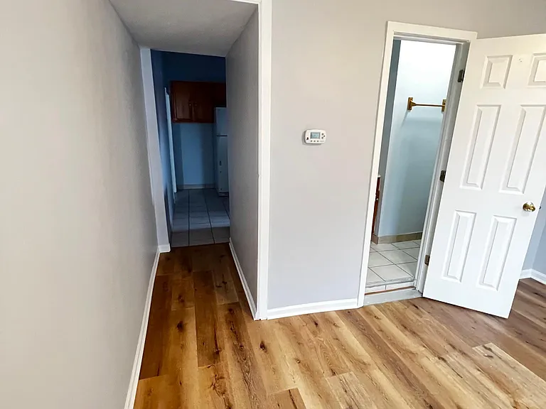 615 W 18th St #2R — Photo 2