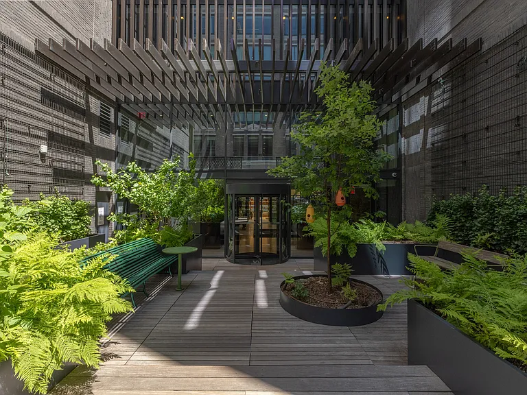547 W 47th St #Penthouse 1 — Photo 21