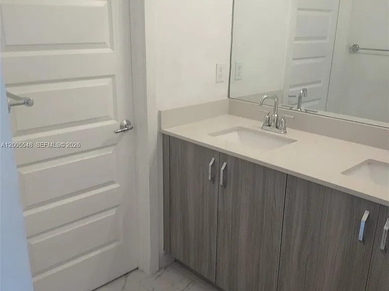 640 Pioneer Way #640 — Photo 29