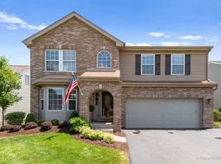 3030 Brisbane Dr, Lake In The Hills, IL 60156