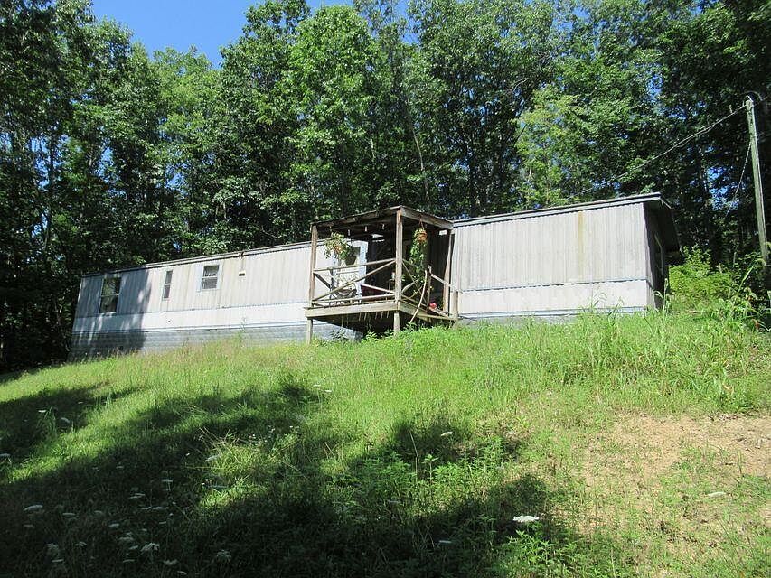 1st image of 688 Victory Ln