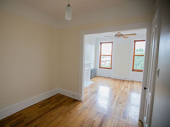 4th image of 241 12th St #3