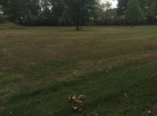 130 Rebecca Ln, Centralia, IL 62801