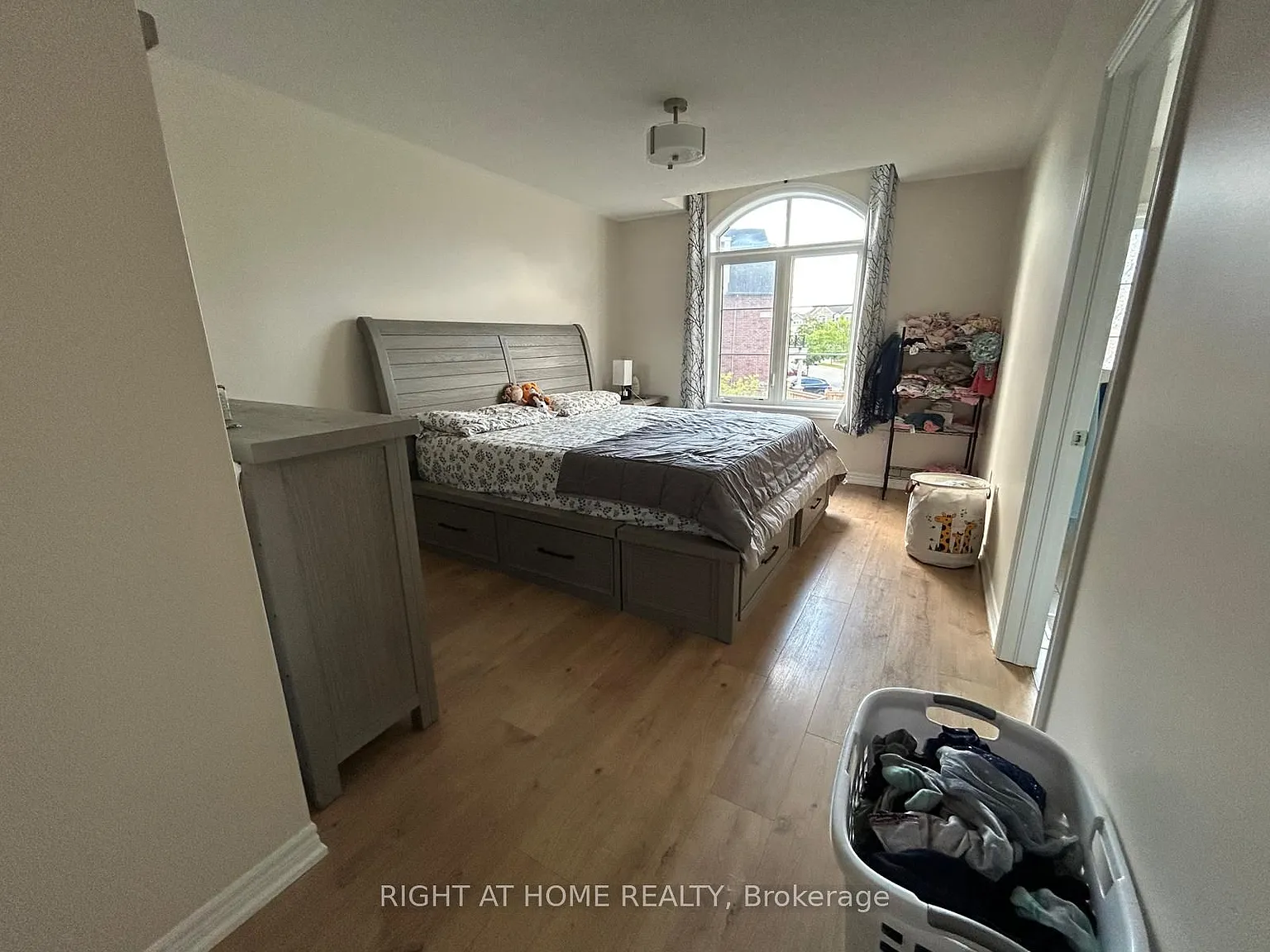 4 bed, $3,600 — Photo 4