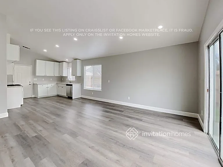1182 Park Heights Dr — Photo 7
