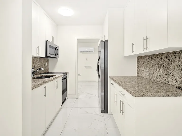 4 Sidonia Ave #2 — Photo 4