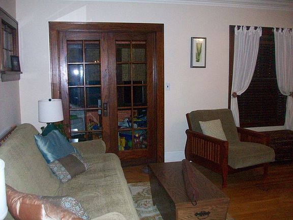 3rd image of 2063 Lakeland Ave