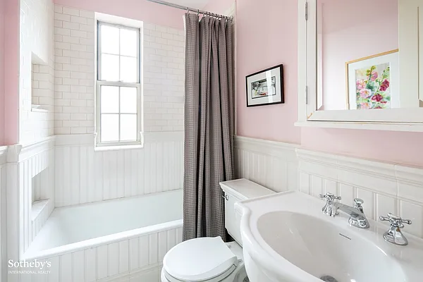 Sold by Sotheby's International Realty | media 18