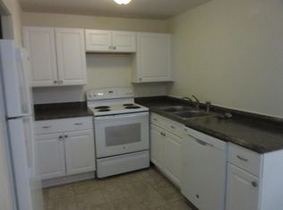 37 Grove St #C, Farmington, NH 03835
