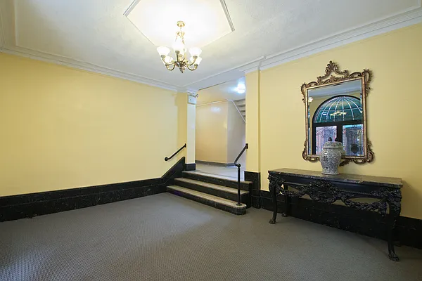 Rented by Compass | media 24